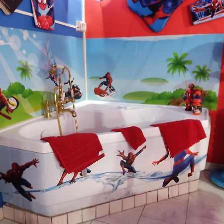 ホテル Spiderman House カターニア エクステリア 写真