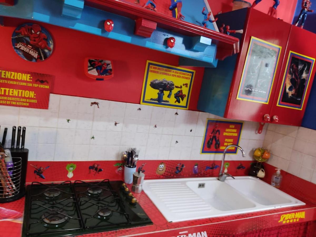 ホテル Spiderman House カターニア エクステリア 写真