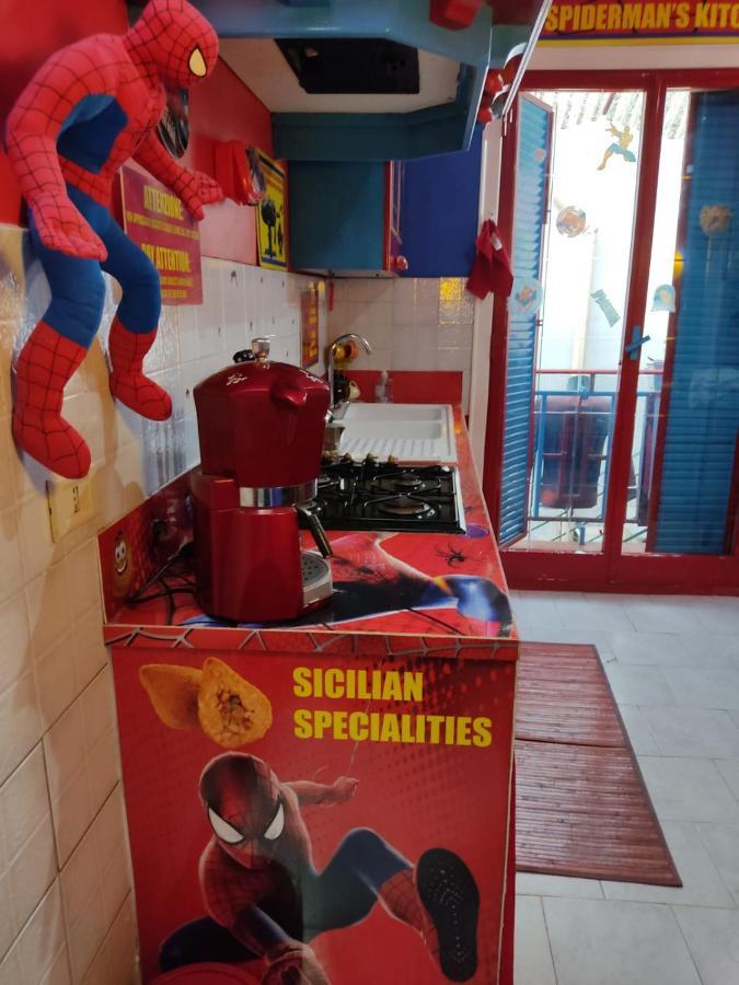 ホテル Spiderman House カターニア エクステリア 写真